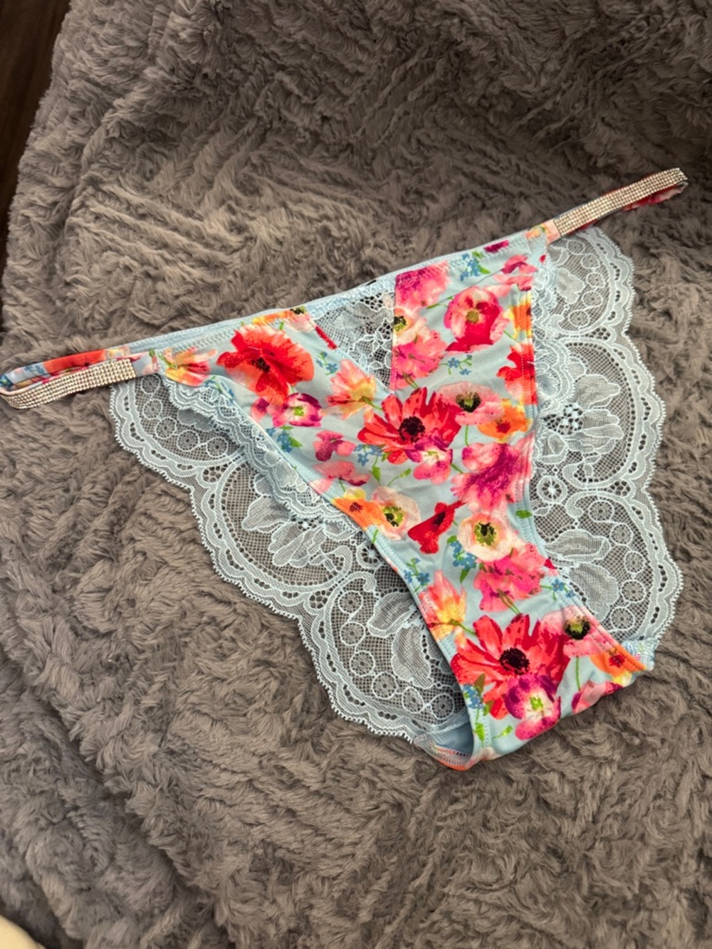 VS LACE CHEEKY